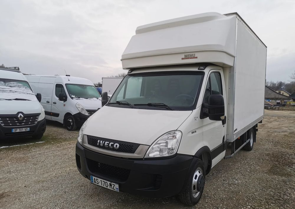 Iveco 3.0-150KM Daily 35C15 Kontener winda Dhollandia 750kg długi 35-150 Klimatyzacja długi rozstaw - Фургон с закрытым кузовом: фото 3 Iveco 3.0-150KM Daily 35C15 Kontener winda Dhollandia 750kg długi 35-150 Klimatyzacja długi rozstaw - Фургон с закрытым кузовом: фото 3