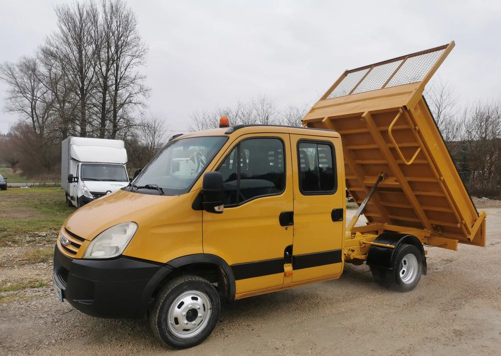 Iveco Daily 35C12 Brygadówka wywrotka Dubel hak kiper doka 35C13 - Малотоннажный самосвал: фото 1 Iveco Daily 35C12 Brygadówka wywrotka Dubel hak kiper doka 35C13 - Малотоннажный самосвал: фото 1
