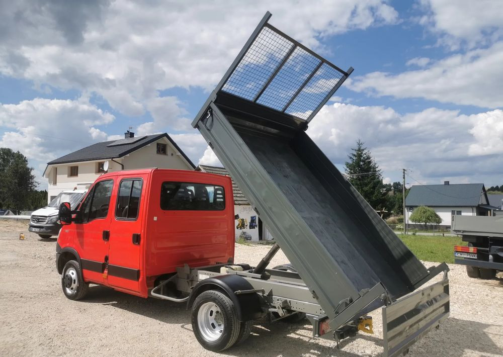 Iveco Daily 35C13 Brygadówka wywrotka Klimatyzacja Dubel hak kiper doka 35C13 - Малотоннажный самосвал: фото 4 Iveco Daily 35C13 Brygadówka wywrotka Klimatyzacja Dubel hak kiper doka 35C13 - Малотоннажный самосвал: фото 4