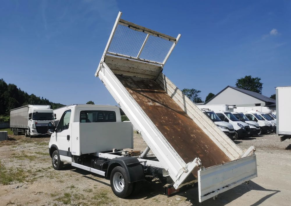 Iveco Daily 35C15 Kiper 3.0 - 150KM wywrotka Hak Bliźniak blokada mostu Klima - Малотоннажный самосвал: фото 3 Iveco Daily 35C15 Kiper 3.0 - 150KM wywrotka Hak Bliźniak blokada mostu Klima - Малотоннажный самосвал: фото 3