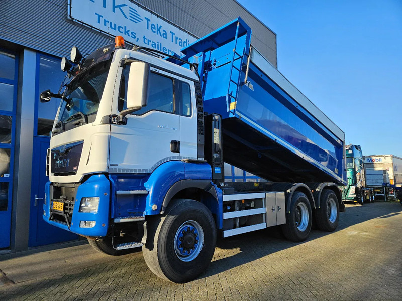 MAN TGS 33.440 6x6 HYVA Hydraulische kleppen - Самосвал: фото 2 MAN TGS 33.440 6x6 HYVA Hydraulische kleppen - Самосвал: фото 2