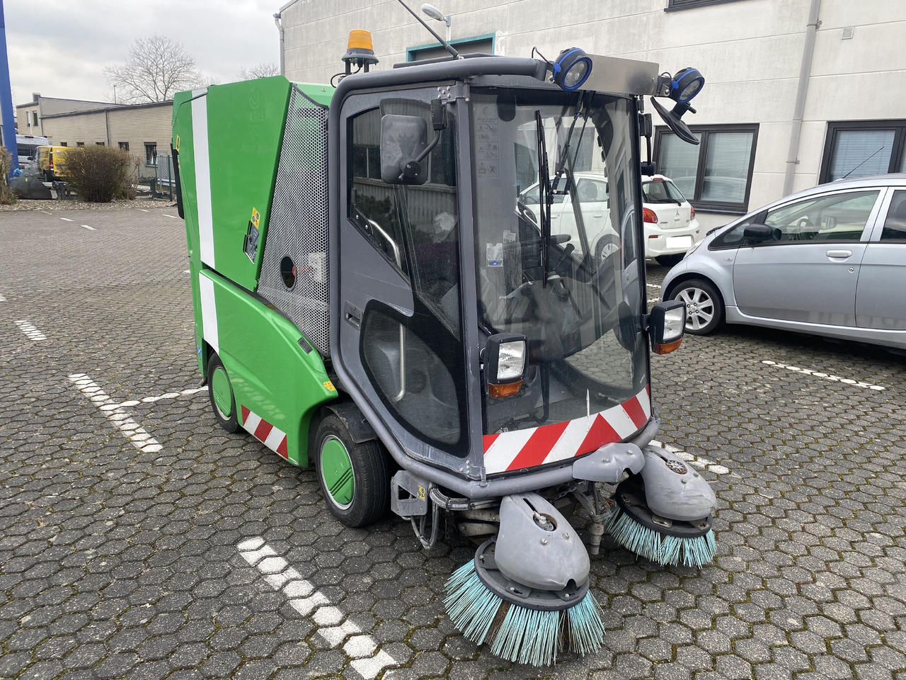 TENNANT Green Machines 500 ZE electric 500 ZE - Подметально-уборочная машина: фото 2 TENNANT Green Machines 500 ZE electric 500 ZE - Подметально-уборочная машина: фото 2