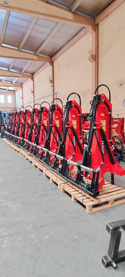 Novatar Tractor Rear Loader - Трактор: фото 2 Novatar Tractor Rear Loader - Трактор: фото 2