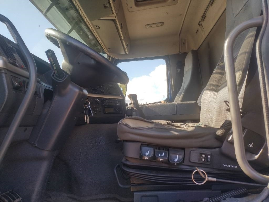 Грузовик с закрытым кузовом Volvo FM9 4x2 8,40m pitkä kylkiaukeava kori: фото 10 Грузовик с закрытым кузовом Volvo FM9 4x2 8,40m pitkä kylkiaukeava kori: фото 10