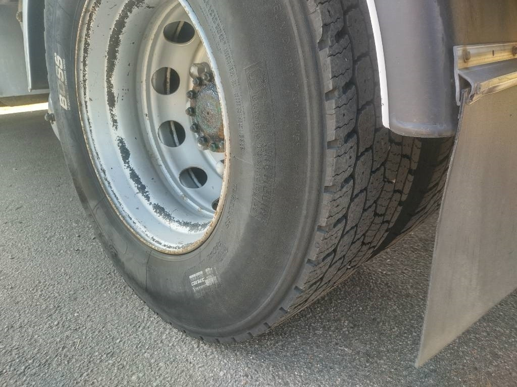 Грузовик с закрытым кузовом Volvo FM9 4x2 8,40m pitkä kylkiaukeava kori: фото 11 Грузовик с закрытым кузовом Volvo FM9 4x2 8,40m pitkä kylkiaukeava kori: фото 11