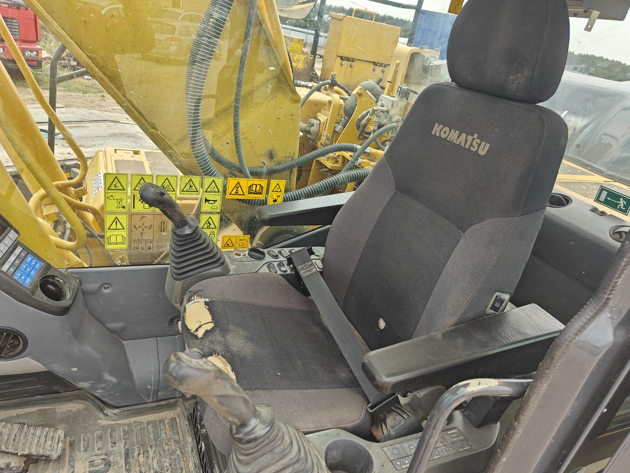 KOMATSU HB 215LC-2 - Гусеничный экскаватор: фото 5 KOMATSU HB 215LC-2 - Гусеничный экскаватор: фото 5