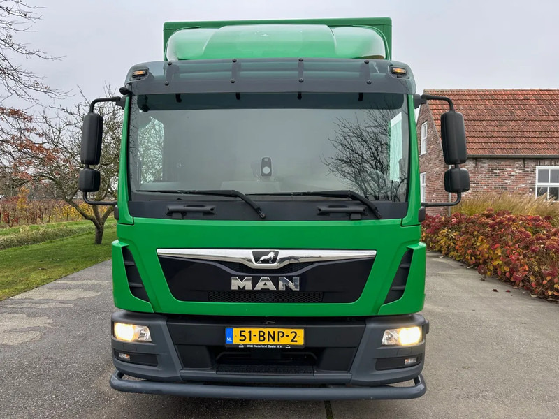 MAN TGL 10.180 / NL TRUCK / EURO6 / BOX+LIFT+SIDE DOOR / LOW KM / TOP!! - Грузовик с закрытым кузовом: фото 2 MAN TGL 10.180 / NL TRUCK / EURO6 / BOX+LIFT+SIDE DOOR / LOW KM / TOP!! - Грузовик с закрытым кузовом: фото 2