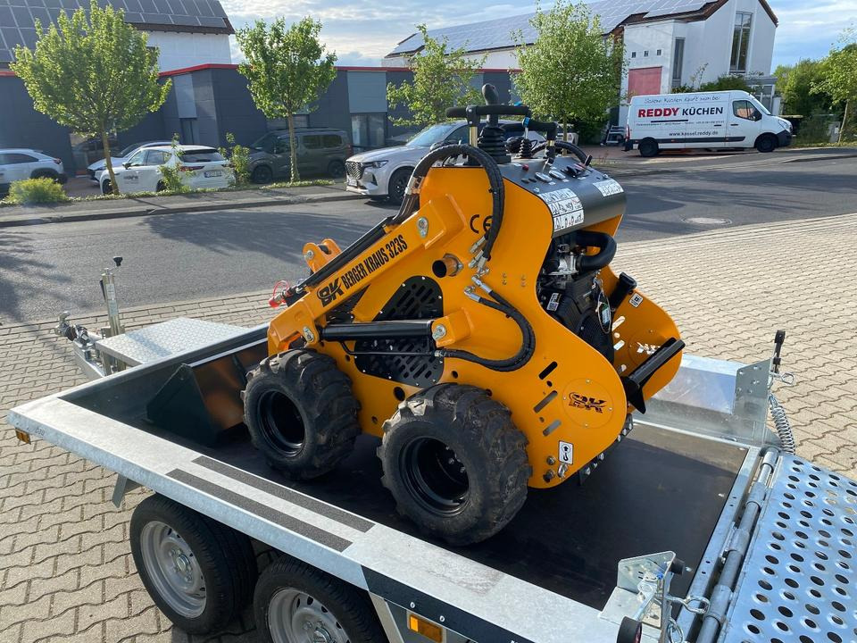 Radlader / Minilader BK323S mit Gabelpaket und Tieflader *INKL.19% MWST*BERGER KRAUS*BRIGGS&STRATTON*SOFORT!* - Мини-погрузчик с бортовым поворотом: фото 4 Radlader / Minilader BK323S mit Gabelpaket und Tieflader *INKL.19% MWST*BERGER KRAUS*BRIGGS&STRATTON*SOFORT!* - Мини-погрузчик с бортовым поворотом: фото 4