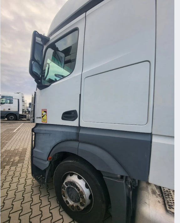 Mercedes-Benz ACTROS 1845 mega  WDF - Тягач: фото 3 Mercedes-Benz ACTROS 1845 mega  WDF - Тягач: фото 3