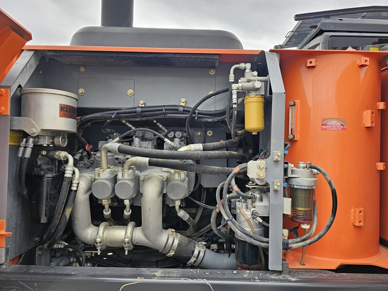 Гусеничный экскаватор HITACHI ZX210LC-5B: фото 18 Гусеничный экскаватор HITACHI ZX210LC-5B: фото 18