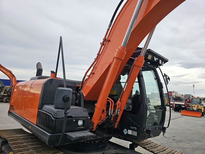 Гусеничный экскаватор HITACHI ZX210LC-5B: фото 7 Гусеничный экскаватор HITACHI ZX210LC-5B: фото 7