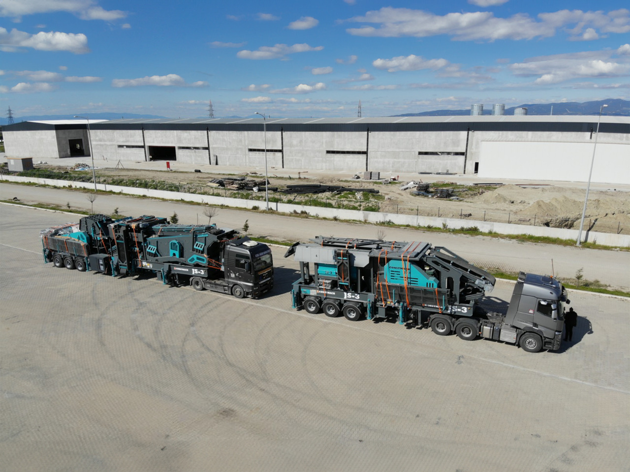 Constmach Installation Mobile De Concassage De Pierres D'une Capacité De 300 Tonnes - Мобильная дробилка: фото 1 Constmach Installation Mobile De Concassage De Pierres D'une Capacité De 300 Tonnes - Мобильная дробилка: фото 1