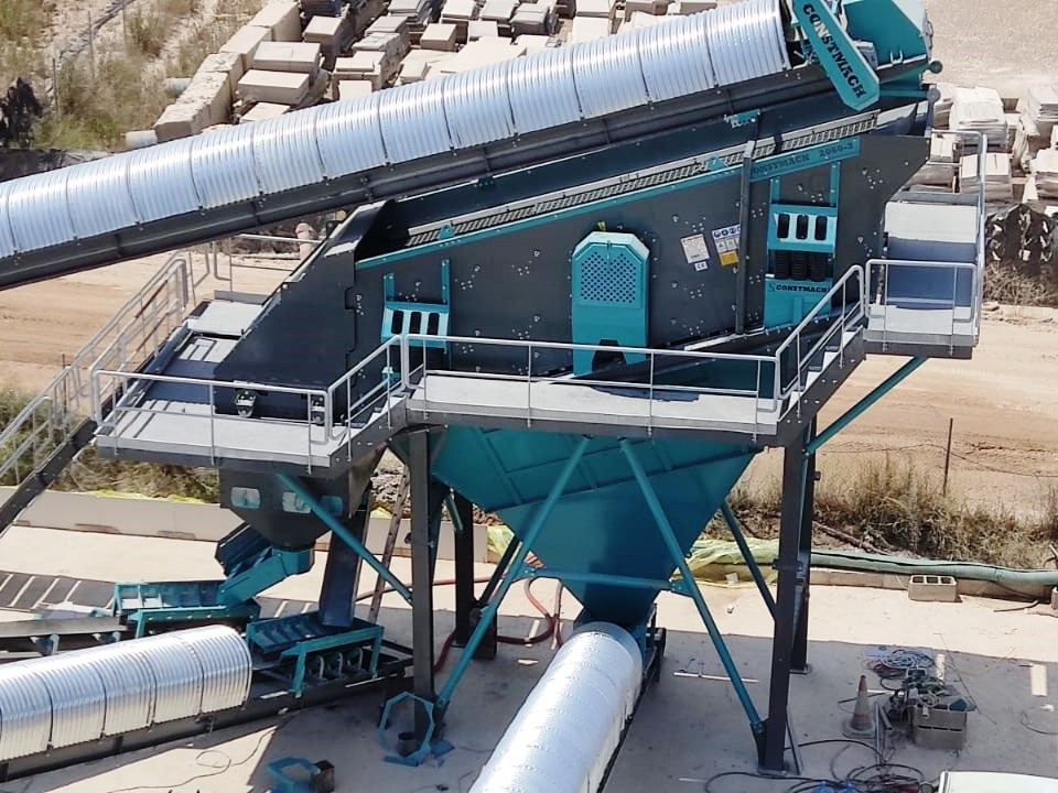 Constmach Vibrating Screen Systems 70-95 Tph 2-3-4 Stages 1200x4000 Mm - Грохот: фото 3 Constmach Vibrating Screen Systems 70-95 Tph 2-3-4 Stages 1200x4000 Mm - Грохот: фото 3