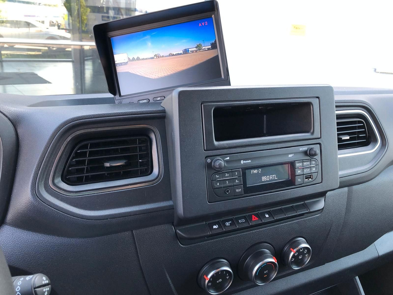 Фургон с закрытым кузовом Renault MASTER RED 3.5T*LBW*Klima*4.2m*AUCH MIETE: фото 14 Фургон с закрытым кузовом Renault MASTER RED 3.5T*LBW*Klima*4.2m*AUCH MIETE: фото 14