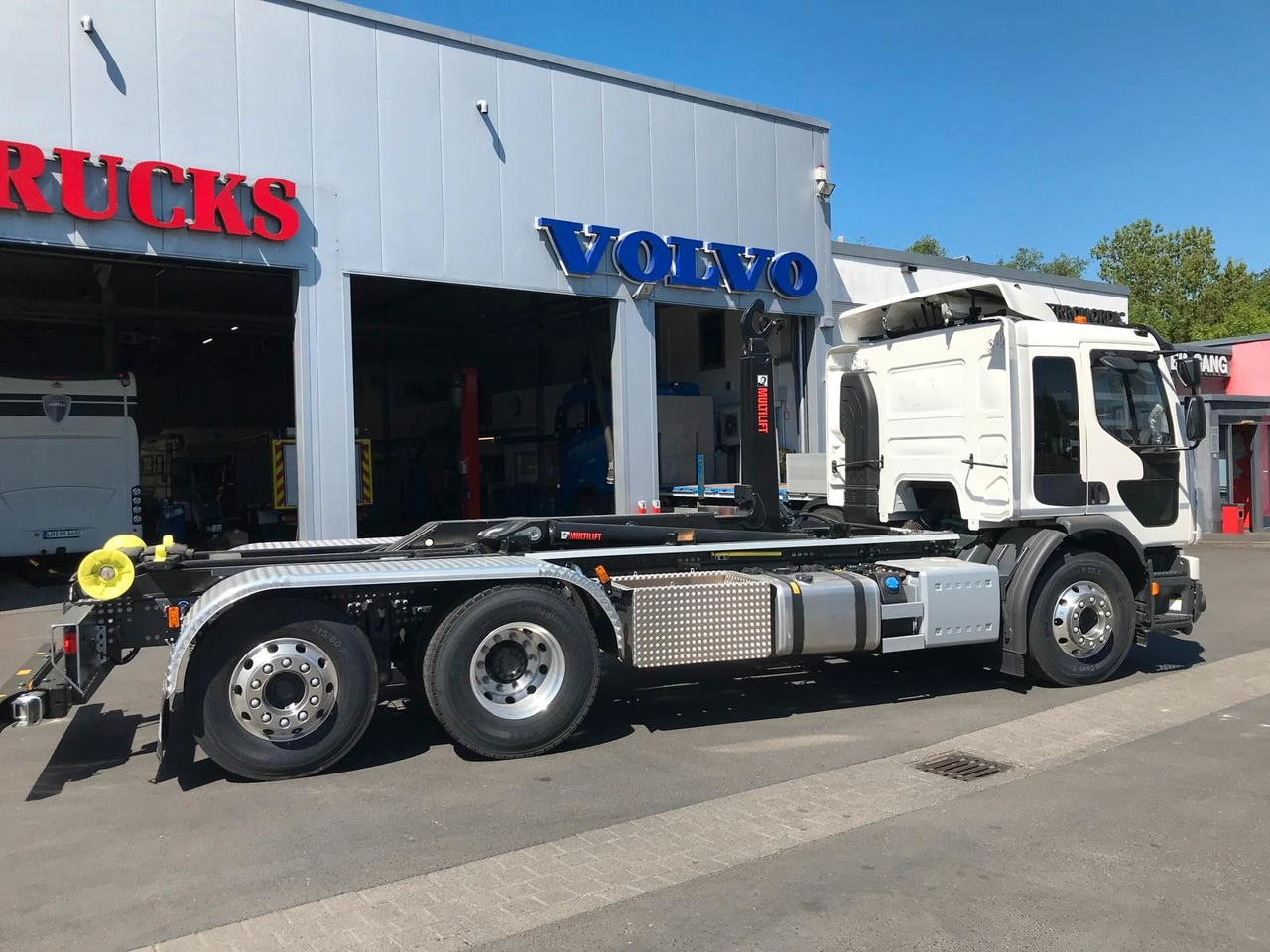 Volvo FE 320 6x2 - Крюковой мультилифт: фото 2 Volvo FE 320 6x2 - Крюковой мультилифт: фото 2