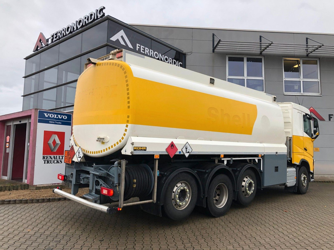 Volvo FH420 Tridem*ADR*3 Kammern 26700LT*ROHR*Sening - Грузовик-цистерна: фото 2 Volvo FH420 Tridem*ADR*3 Kammern 26700LT*ROHR*Sening - Грузовик-цистерна: фото 2