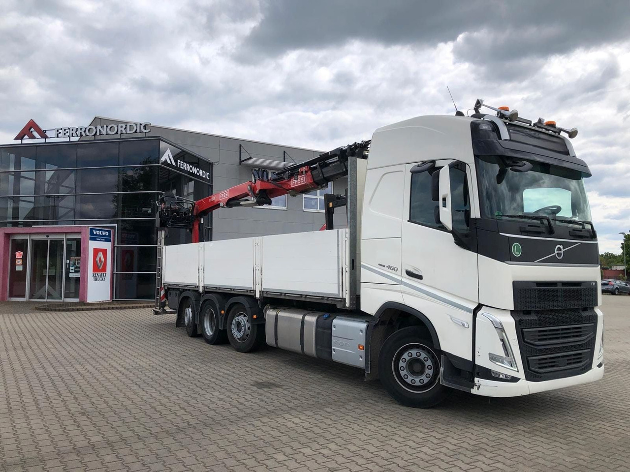Volvo FH460 8x2 TRIDEM VLA&NLA gelenkt*FASSI F215AS.24 - Автоманипулятор: фото 3 Volvo FH460 8x2 TRIDEM VLA&NLA gelenkt*FASSI F215AS.24 - Автоманипулятор: фото 3