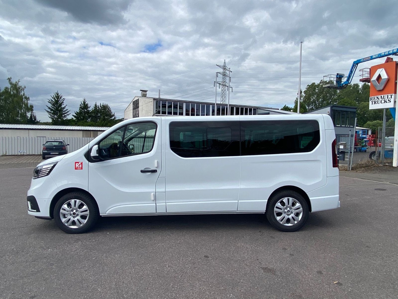 Renault TRAFIC RED KOMBI - Микроавтобус, Пассажирский фургон: фото 4 Renault TRAFIC RED KOMBI - Микроавтобус, Пассажирский фургон: фото 4