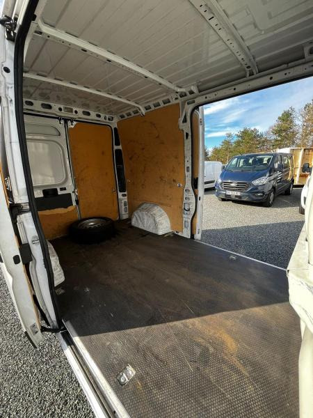 Цельнометаллический фургон Peugeot Boxer L2H2 2,2L HDI: фото 9