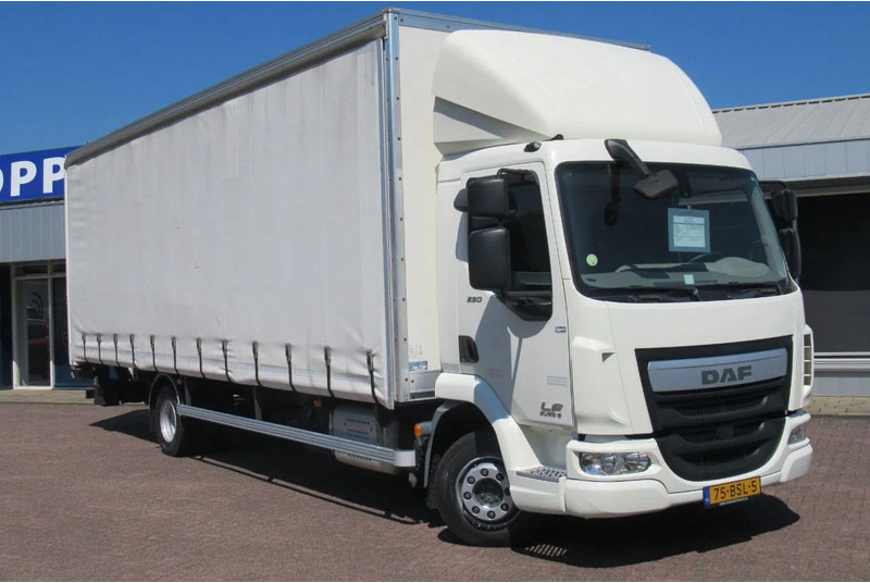 DAF LF 250 250 bak + klep + schuifzeil E6 - Тентованный грузовик: фото 2 DAF LF 250 250 bak + klep + schuifzeil E6 - Тентованный грузовик: фото 2