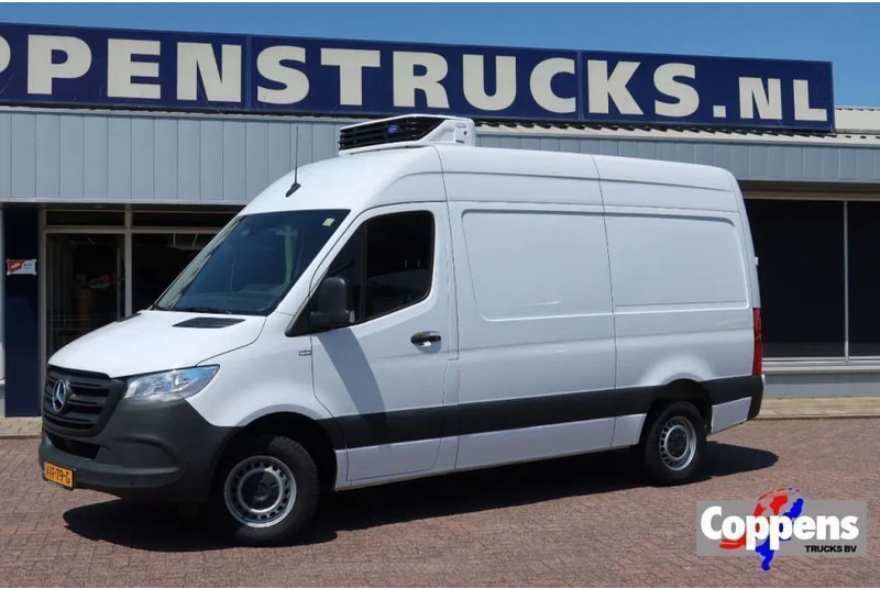 Mercedes-Benz Sprinter 315 CDI Koel/Vries/Verwarmen Carrier Xarios 350 + 220 volt nachtaansluiting - Фургон-рефрижератор: фото 1 Mercedes-Benz Sprinter 315 CDI Koel/Vries/Verwarmen Carrier Xarios 350 + 220 volt nachtaansluiting - Фургон-рефрижератор: фото 1