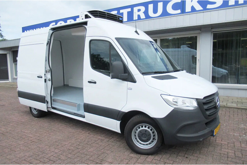 Mercedes-Benz Sprinter 317 CDI Koel / Vries/ verwarmen Carrier Xarios 350 + 220 volt nacht stekkerL2/H2 - Фургон-рефрижератор: фото 2 Mercedes-Benz Sprinter 317 CDI Koel / Vries/ verwarmen Carrier Xarios 350 + 220 volt nacht stekkerL2/H2 - Фургон-рефрижератор: фото 2