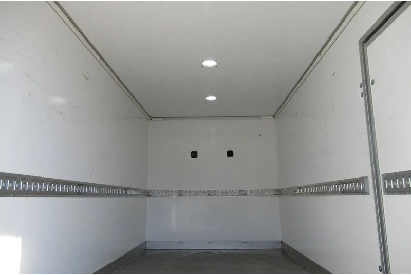 Renault Master Heating HEAVY DUTCH FLOWER TRUCK Euro 6 - Грузовик с закрытым кузовом: фото 4 Renault Master Heating HEAVY DUTCH FLOWER TRUCK Euro 6 - Грузовик с закрытым кузовом: фото 4