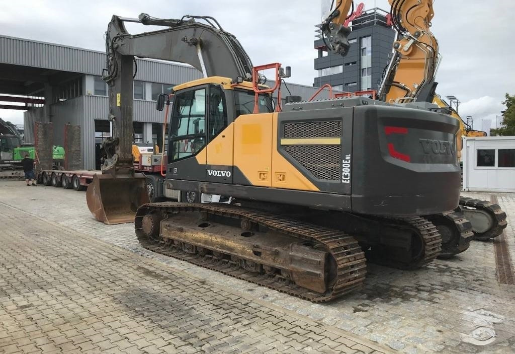 Volvo EC 300 E  - Гусеничный экскаватор: фото 2 Volvo EC 300 E  - Гусеничный экскаватор: фото 2