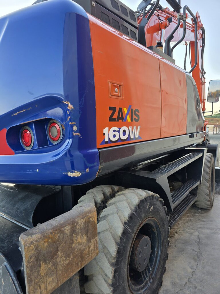 HITACHI ZX140W-6 - Колёсный экскаватор: фото 4 HITACHI ZX140W-6 - Колёсный экскаватор: фото 4