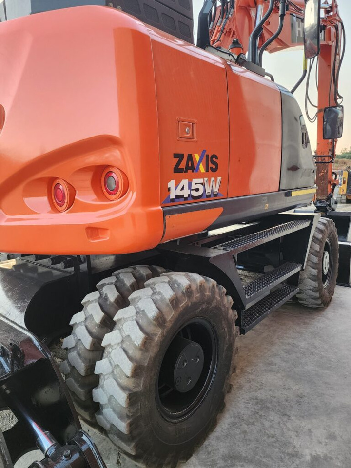 HITACHI ZX145W-6 - Колёсный экскаватор: фото 4 HITACHI ZX145W-6 - Колёсный экскаватор: фото 4