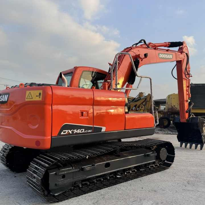 14 Ton Original Korea Used Doosan DX140LC-9c DX 140 150 225 300 Hydraulic Crawler Excavators in Good Condition Doosan140 - Экскаватор: фото 2 14 Ton Original Korea Used Doosan DX140LC-9c DX 140 150 225 300 Hydraulic Crawler Excavators in Good Condition Doosan140 - Экскаватор: фото 2