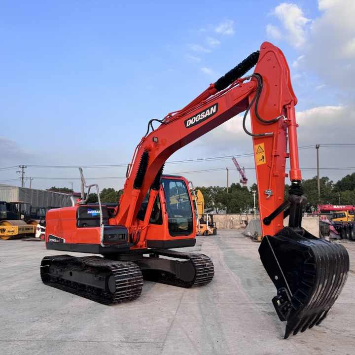 14 Ton Original Korea Used Doosan DX140LC-9c DX 140 150 225 300 Hydraulic Crawler Excavators in Good Condition Doosan140 - Экскаватор: фото 5 14 Ton Original Korea Used Doosan DX140LC-9c DX 140 150 225 300 Hydraulic Crawler Excavators in Good Condition Doosan140 - Экскаватор: фото 5
