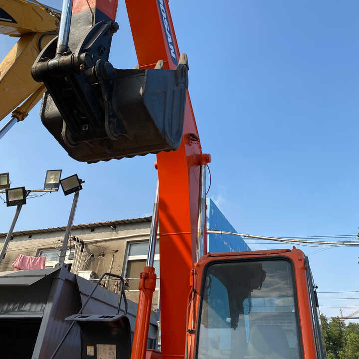 Awesome Performance Korea Imported Small Scale Used Doosan Dh60 Excavator in Shanghai - Гусеничный экскаватор: фото 1 Awesome Performance Korea Imported Small Scale Used Doosan Dh60 Excavator in Shanghai - Гусеничный экскаватор: фото 1