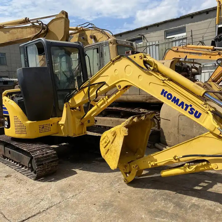 Best-selling Japan Original Second Hand Earth-moving Machinery Cheap Mini Used Komatsu Pc55mr Excavator in Shanghai - Гусеничный экскаватор: фото 1 Best-selling Japan Original Second Hand Earth-moving Machinery Cheap Mini Used Komatsu Pc55mr Excavator in Shanghai - Гусеничный экскаватор: фото 1