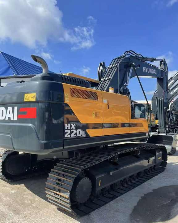 Certificated High Quality Hyundai 220LC Excavator 220lc-9s HX220L 220HD 22 Tons Excavator for Sale - Экскаватор: фото 2 Certificated High Quality Hyundai 220LC Excavator 220lc-9s HX220L 220HD 22 Tons Excavator for Sale - Экскаватор: фото 2