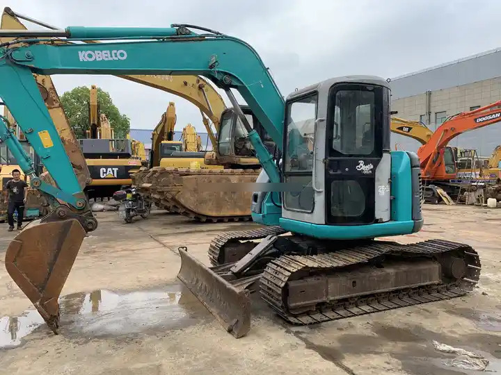 Good Condition Used Excavator Sk75-8 With Original Parts Cheap Japan Original Kobelco brand  sk75 sk75-8 sk75-sr on sale - Мини-экскаватор: фото 4 Good Condition Used Excavator Sk75-8 With Original Parts Cheap Japan Original Kobelco brand  sk75 sk75-8 sk75-sr on sale - Мини-экскаватор: фото 4
