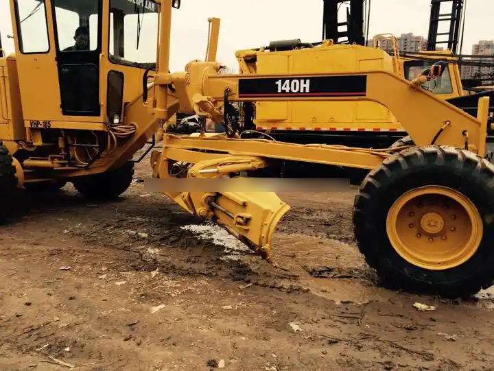 High Quality Second Hand Cat 140h Grader Used excellent Grader cat 140h 140k with good condition in Low Price on sale - Грейдер: фото 4 High Quality Second Hand Cat 140h Grader Used excellent Grader cat 140h 140k with good condition in Low Price on sale - Грейдер: фото 4