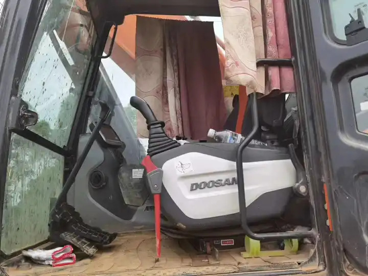 High Quality Second Hand Doosan Dx420 Excavator,Efficient,Energy-saving,And Suitable For Crushing Used Hand Excavators - Гусеничный экскаватор: фото 4 High Quality Second Hand Doosan Dx420 Excavator,Efficient,Energy-saving,And Suitable For Crushing Used Hand Excavators - Гусеничный экскаватор: фото 4