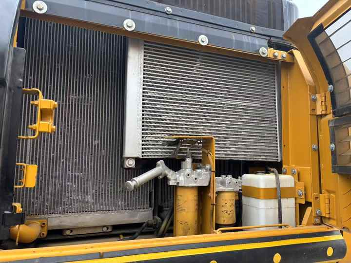 Hot Sale CAT 336 with Strong Power Engine Short Years Excellent Working Condition Crawler 36 Ton Used Tractor CAT 336 in Shock - Экскаватор: фото 5 Hot Sale CAT 336 with Strong Power Engine Short Years Excellent Working Condition Crawler 36 Ton Used Tractor CAT 336 in Shock - Экскаватор: фото 5