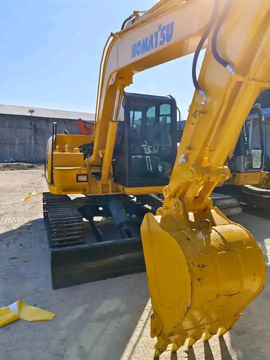 Japan Second Hand Used Hydraulic Crawler Excavator PC55 PC60 PC35 PC120 Digger Komatsu PC60-7 Excavator - Экскаватор: фото 4 Japan Second Hand Used Hydraulic Crawler Excavator PC55 PC60 PC35 PC120 Digger Komatsu PC60-7 Excavator - Экскаватор: фото 4