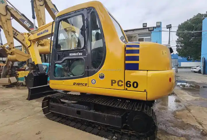 Mini High Quality Second-hand Equipment Road Construction Machinery Construction Machine Used Excavators Komatsu PC60-7 - Гусеничный экскаватор: фото 2 Mini High Quality Second-hand Equipment Road Construction Machinery Construction Machine Used Excavators Komatsu PC60-7 - Гусеничный экскаватор: фото 2
