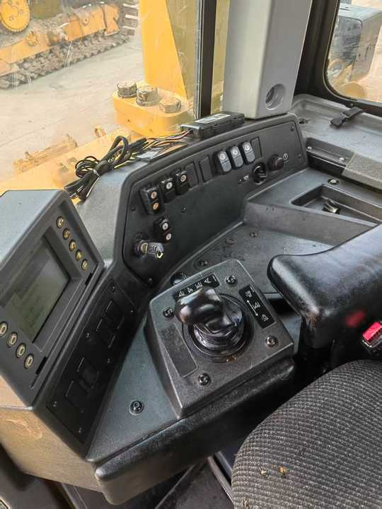 Original Caterpillar Bulldozer Cat D8T Second Hand Bulldozer Caterpillar D8 D6 D7 Originally Made in USA Brazil - Бульдозер: фото 5 Original Caterpillar Bulldozer Cat D8T Second Hand Bulldozer Caterpillar D8 D6 D7 Originally Made in USA Brazil - Бульдозер: фото 5