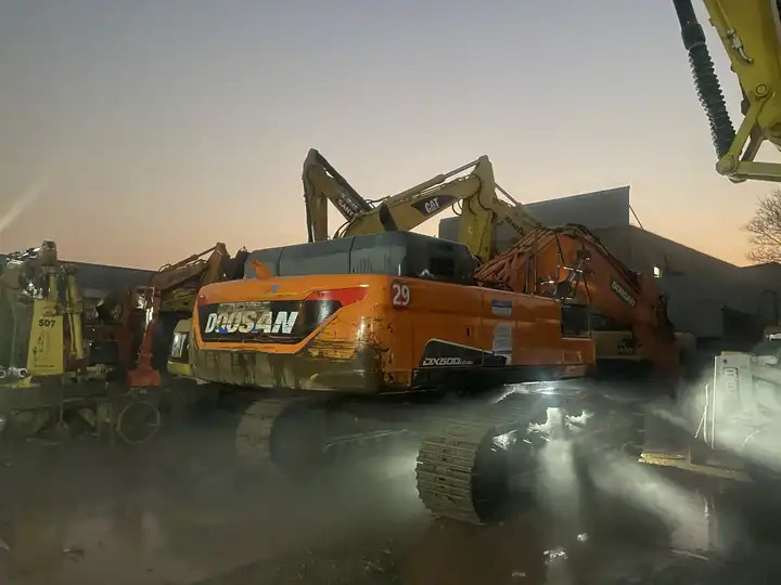 Original Doosan Dx420 Used Excavator/few Working Hours Used 420 Doosan Excavator Dx420 In Stock - Гусеничный экскаватор: фото 4 Original Doosan Dx420 Used Excavator/few Working Hours Used 420 Doosan Excavator Dx420 In Stock - Гусеничный экскаватор: фото 4