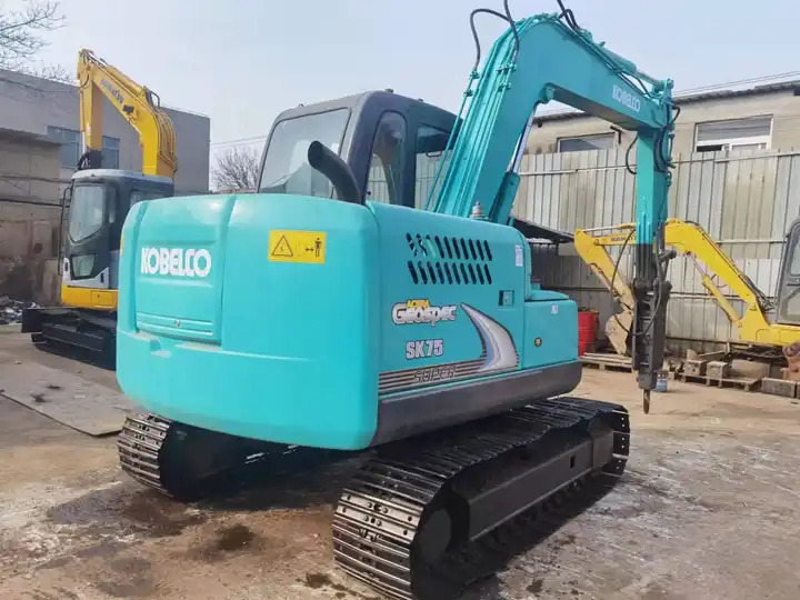 Original Kobelco Sk75 Good Quality Used Excavator,7t,7.5ton Small Excavator For Sale - Гусеничный экскаватор: фото 3 Original Kobelco Sk75 Good Quality Used Excavator,7t,7.5ton Small Excavator For Sale - Гусеничный экскаватор: фото 3
