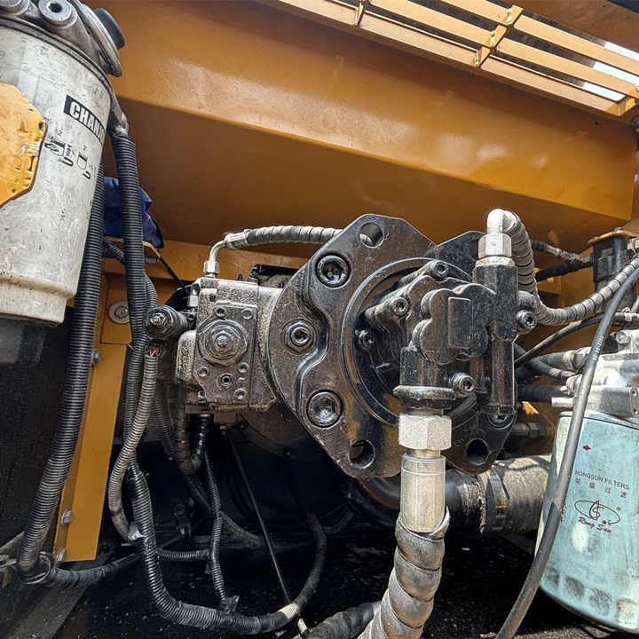 Used Excavator for Sale Sany Sy215C From Japan Contact for More Excavator - Экскаватор: фото 2 Used Excavator for Sale Sany Sy215C From Japan Contact for More Excavator - Экскаватор: фото 2