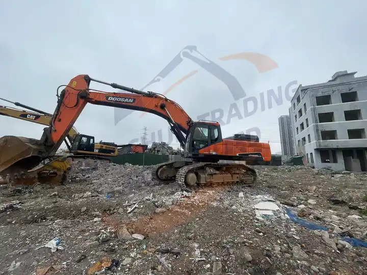 Low price Used Doosan excavator DX520LC-9C in good condition for sale - Гусеничный экскаватор: фото 4 Low price Used Doosan excavator DX520LC-9C in good condition for sale - Гусеничный экскаватор: фото 4