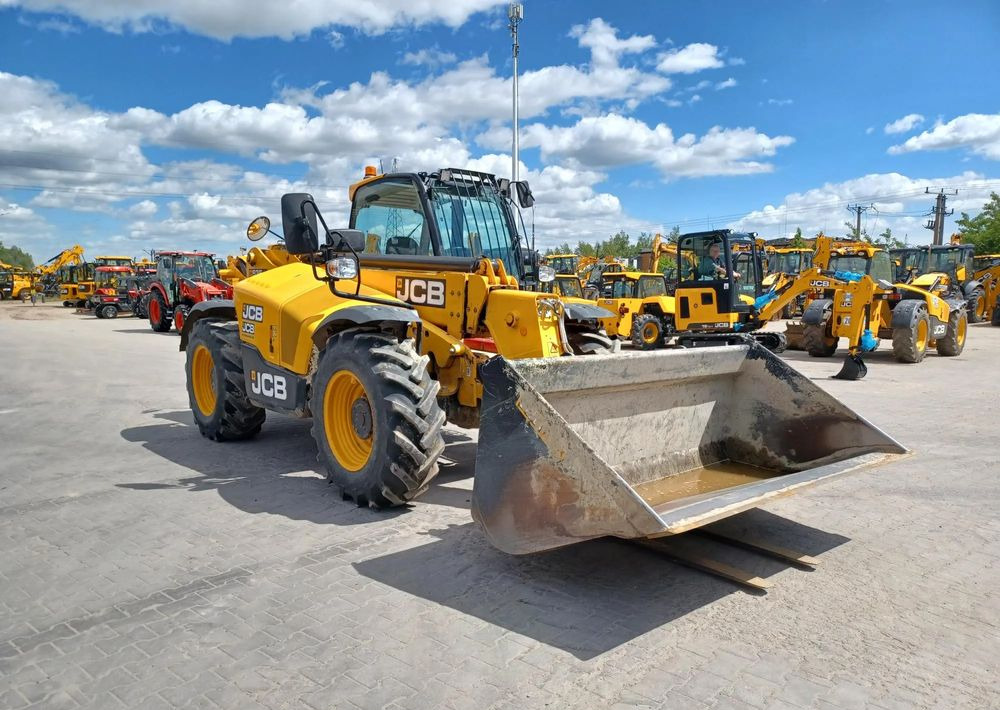 JCB 535-95 - Телескопический погрузчик: фото 3 JCB 535-95 - Телескопический погрузчик: фото 3