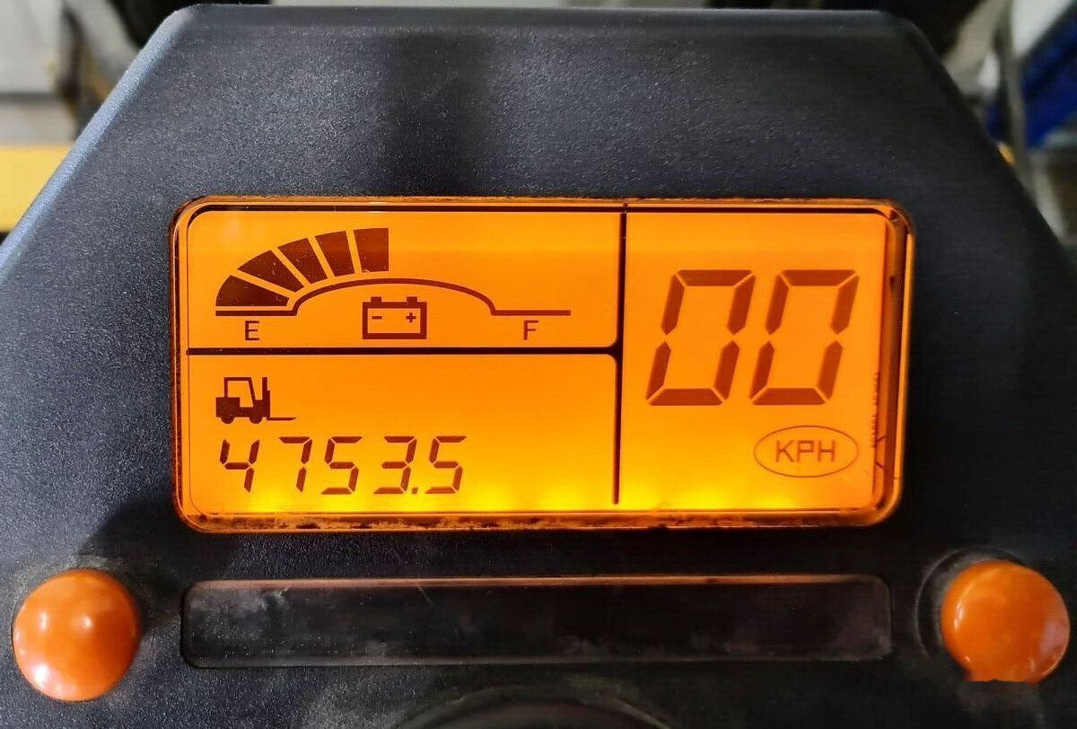 Caterpillar EP25 - Ричтрак: фото 2 Caterpillar EP25 - Ричтрак: фото 2