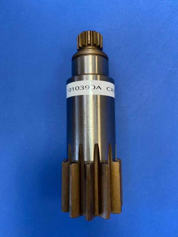 Wałek obrotu 010390A – NewHolland E18 Case CX18 - Поворотный редуктор для Строительной техники: фото 2 Wałek obrotu 010390A – NewHolland E18 Case CX18 - Поворотный редуктор для Строительной техники: фото 2