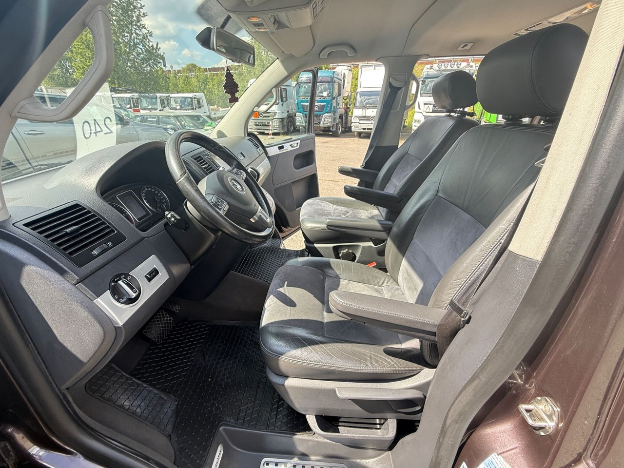 Пассажирский фургон Volkswagen T5  Multivan Highline: фото 10